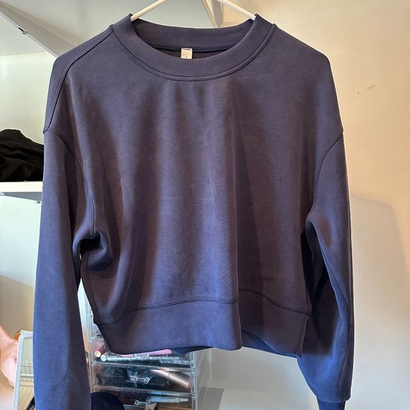Lululemon Perfectly Oversized Cropped Crew *Softstreme size 2 night sea - Picture 1 of 3